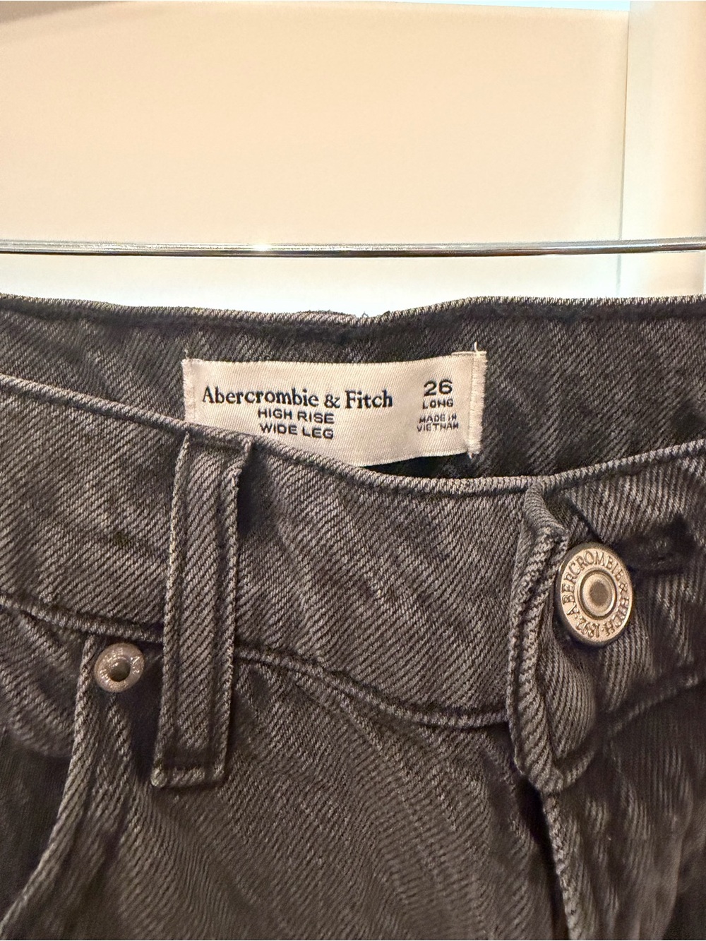 Abercrombie & Fitch Charcoal High-Rise Wide Leg Jeans- size 26L, unworn